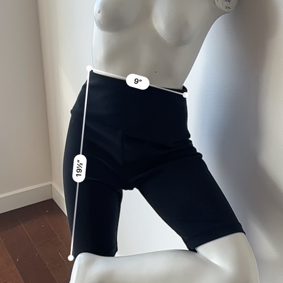 WARDROBE.NYC Biker Short, Black, Size Medium - Picture 13 of 15